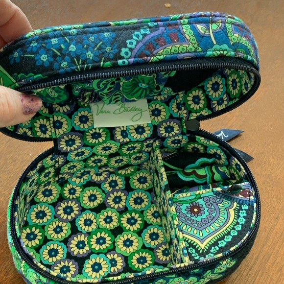 Vera Bradley jewelry case - Picture 3 of 3